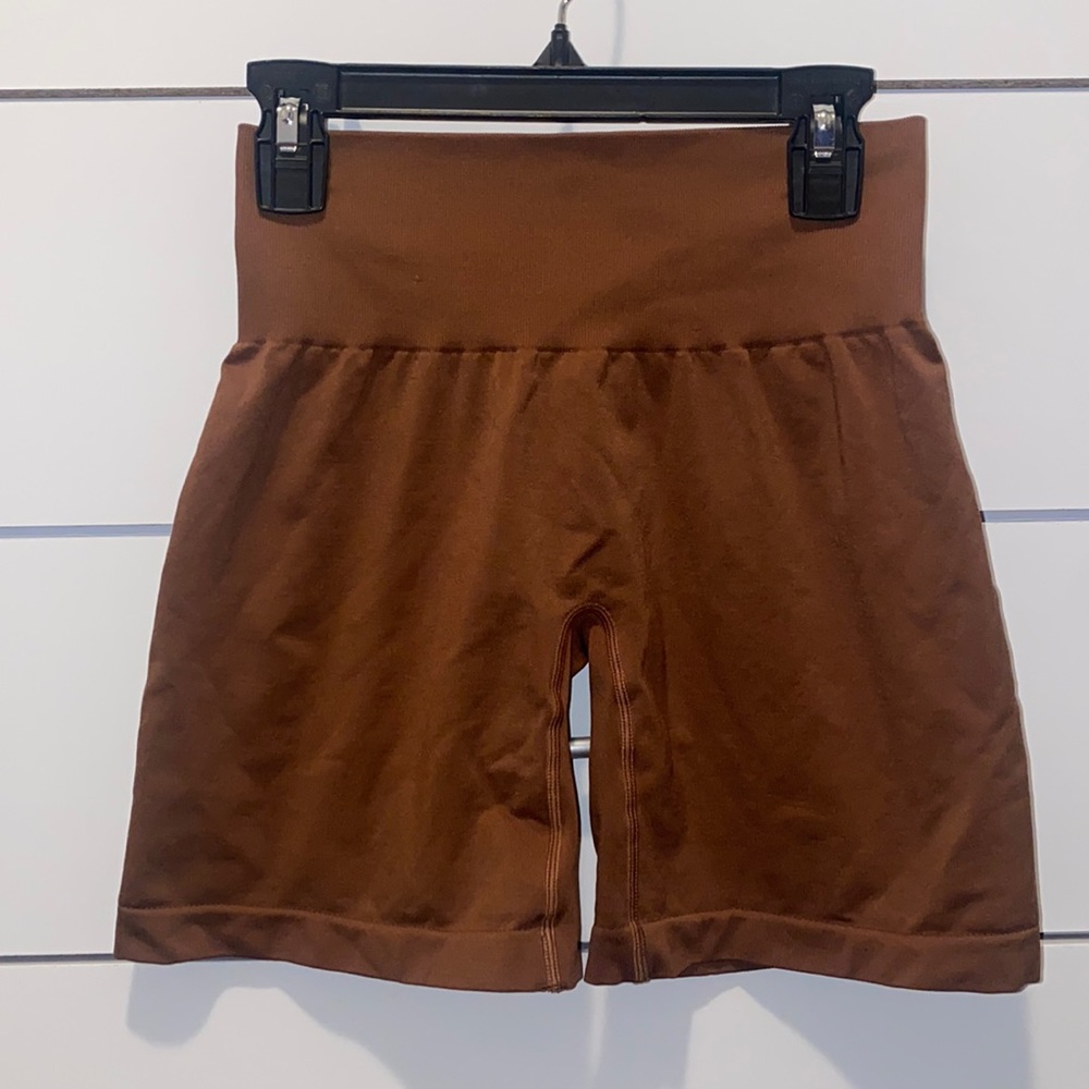 Nvgtn brown shorts